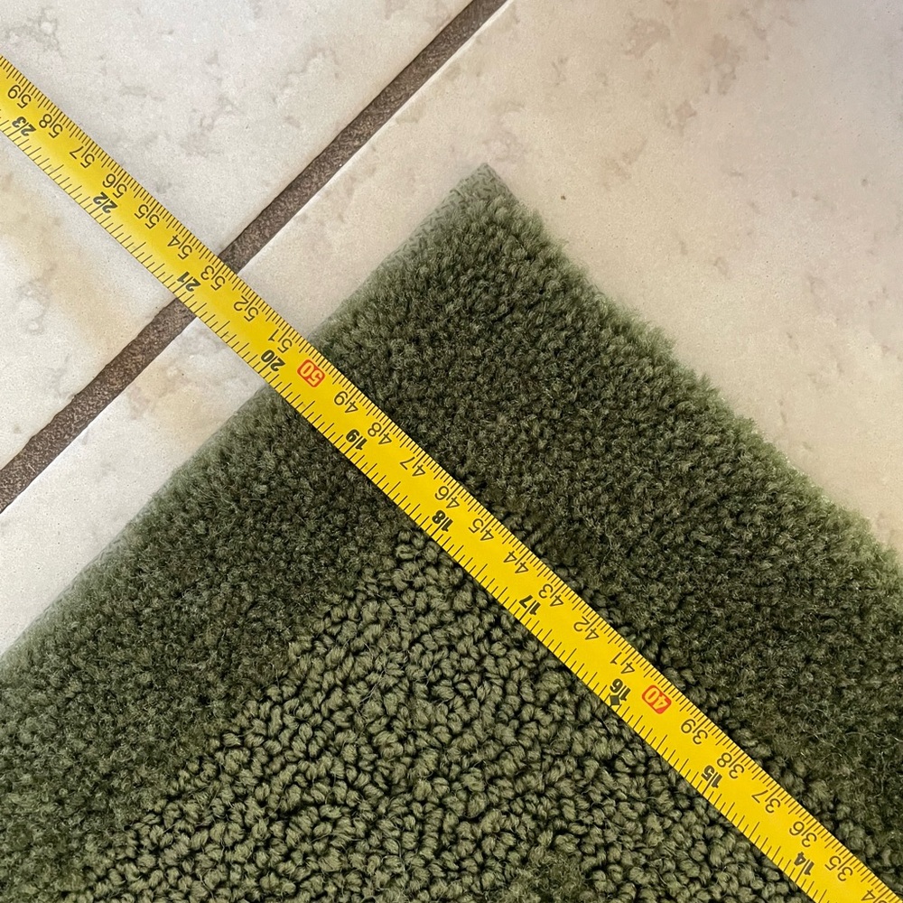 20”x34” Forest Green Racetrack Bathmat / Rug - Picture 5 of 7